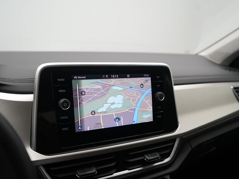 Volkswagen T-Roc Move ACC NAVI STANDHZ AHK SHZ LED PDC