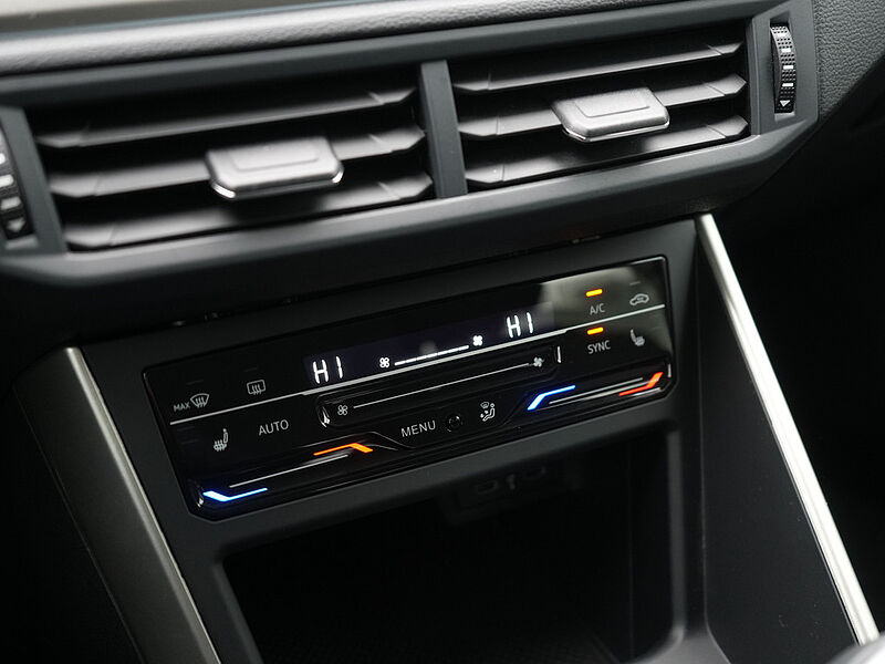 Volkswagen Taigo SHZ LED AHK PDC PORT NAVI