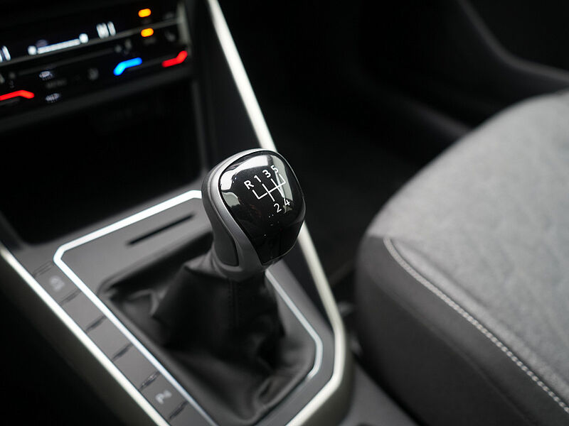 Volkswagen Taigo SHZ LED AHK PDC PORT NAVI