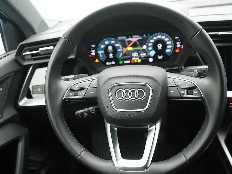Audi A3 S-TRON ACC NAVI PDC LED CARPLAY