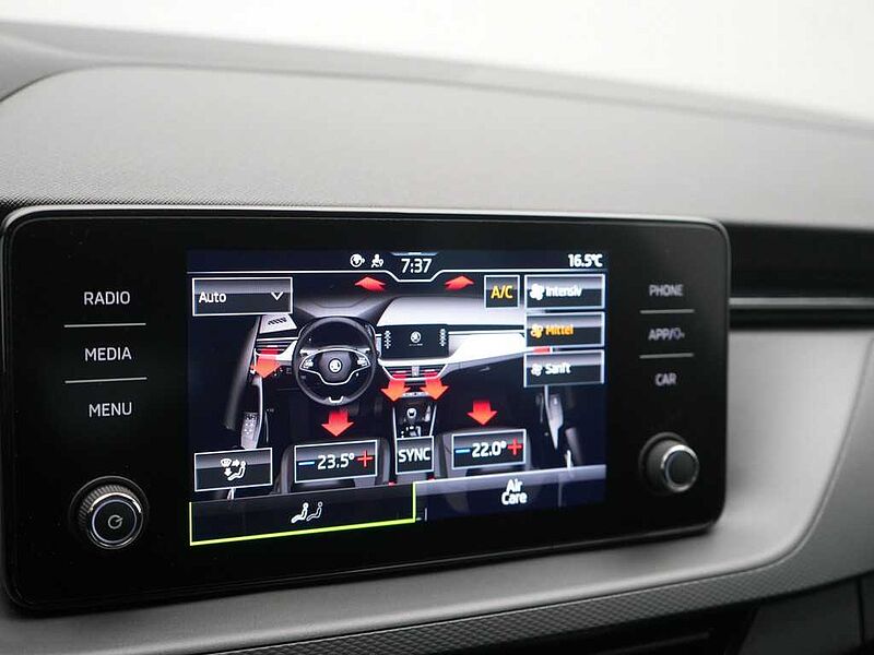 SKODA SCALA ACC LED SHZ PDC