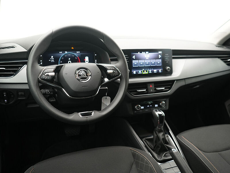 SKODA SCALA SHZ LED PDC KLIMA PORT NAVI CARPLAY