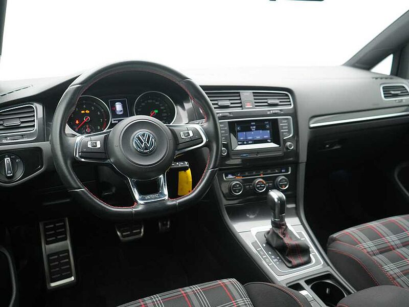 Volkswagen Golf VII GTI DSG LED SHZ PDC