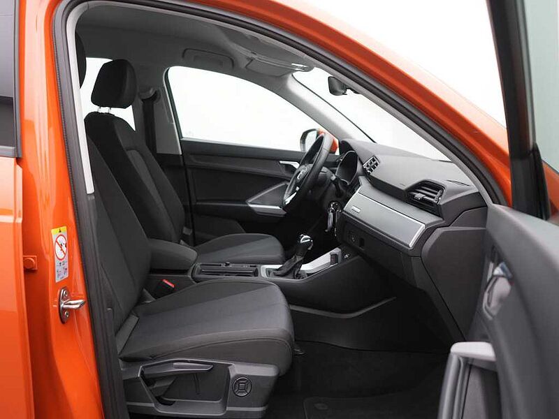 Audi Q3 S line STRON LED VIRT APP CONNECT SHZ PDC