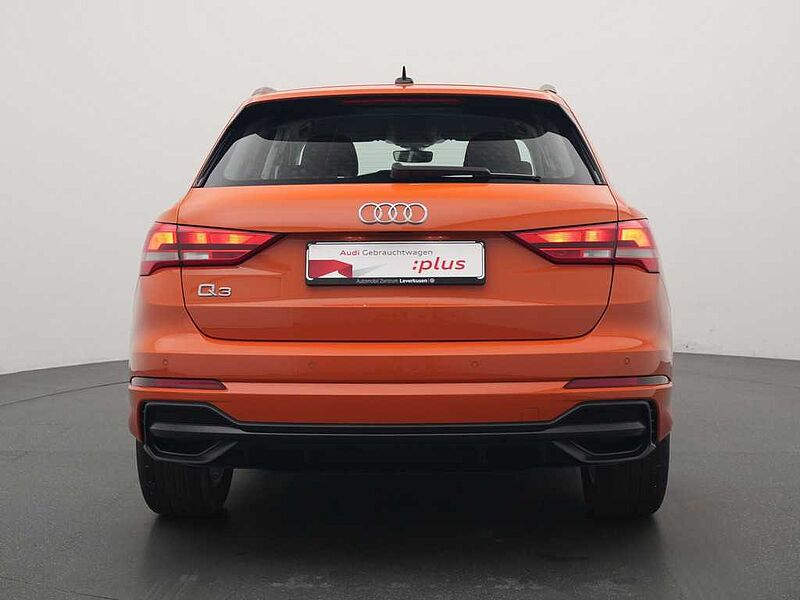 Audi Q3 S line STRON LED VIRT APP CONNECT SHZ PDC
