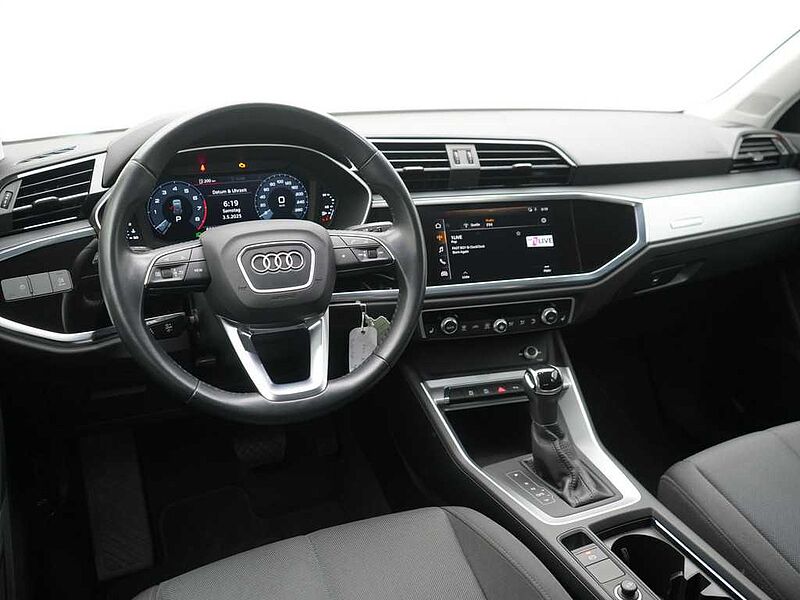 Audi Q3 S line STRON LED VIRT APP CONNECT SHZ PDC