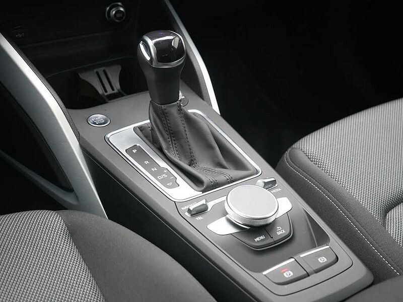 Audi Q2 S line VIRT NAVI PANO SHZ PDC KAM CARPLAY