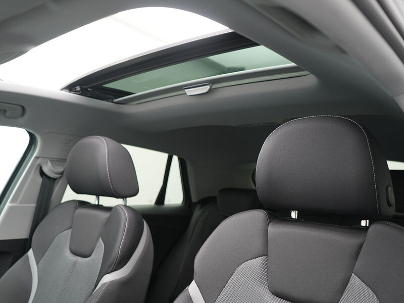 Audi Q2 S line VIRT NAVI PANO SHZ PDC KAM CARPLAY