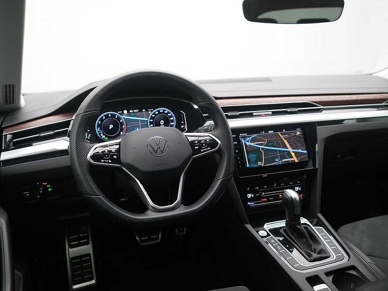 Volkswagen Arteon Elegance DSG ACC LEDER VIRT KAM SHZ PDC
