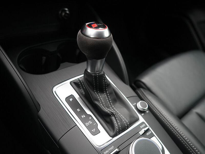 Audi RS3 Sportback quattro S TRON LEDER B&O MATRIX