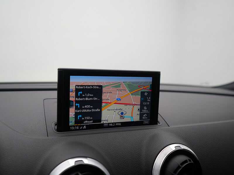 Audi RS3 RAUTE VIRT MATRIX LEDER ACC PDC SHZ