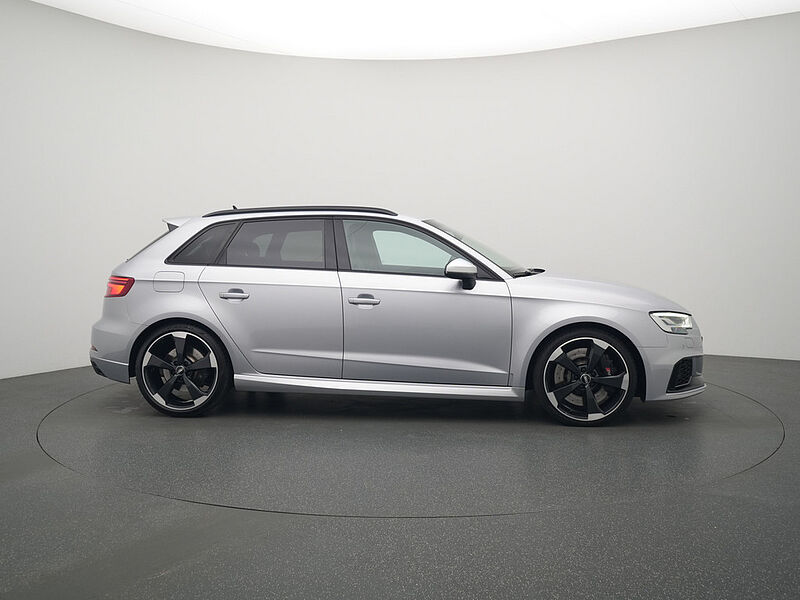 Audi RS3 RAUTE VIRT MATRIX LEDER ACC PDC SHZ