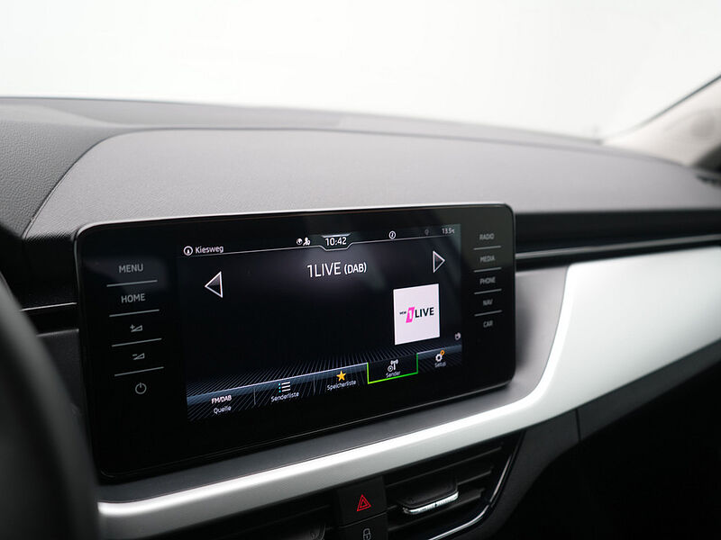 SKODA KAMIQ Ambition DSG VIRT NAVI KAM CARPLAY PDC SHZ