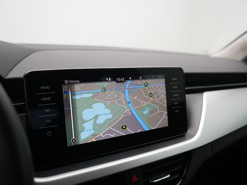 SKODA KAMIQ Ambition DSG VIRT NAVI KAM CARPLAY PDC SHZ