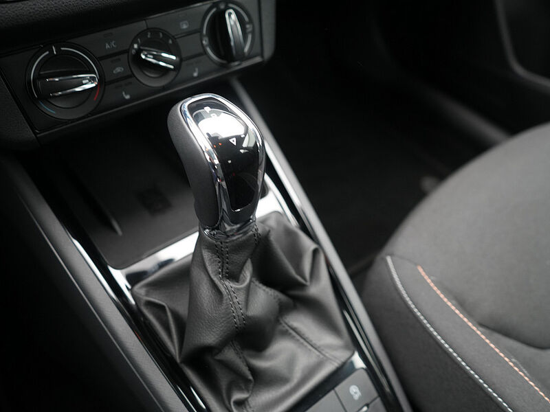 SKODA KAMIQ Ambition DSG VIRT NAVI KAM CARPLAY PDC SHZ