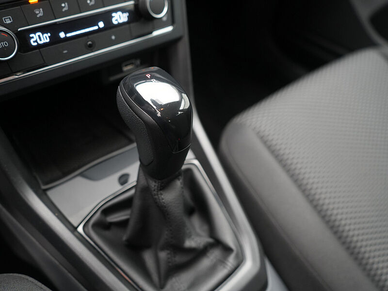 Volkswagen T-Cross DSG AHK APP CONNECT ACC SHZ