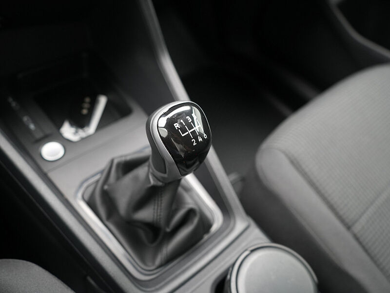 Volkswagen Caddy Kombi KAM PDC AHK KEYLESS VIRT SHZ APP