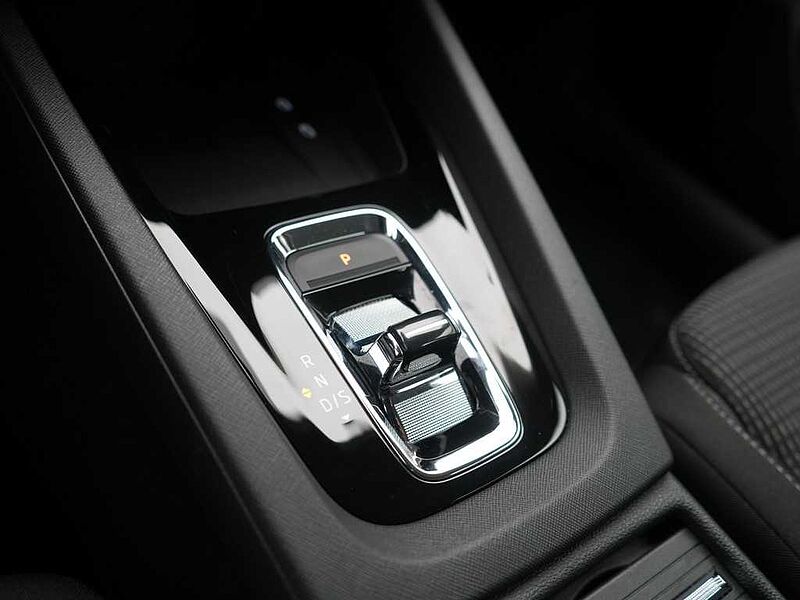 SKODA OCTAVIA Combi iV DSG NAVI VIRT SHZ LED APP PDC