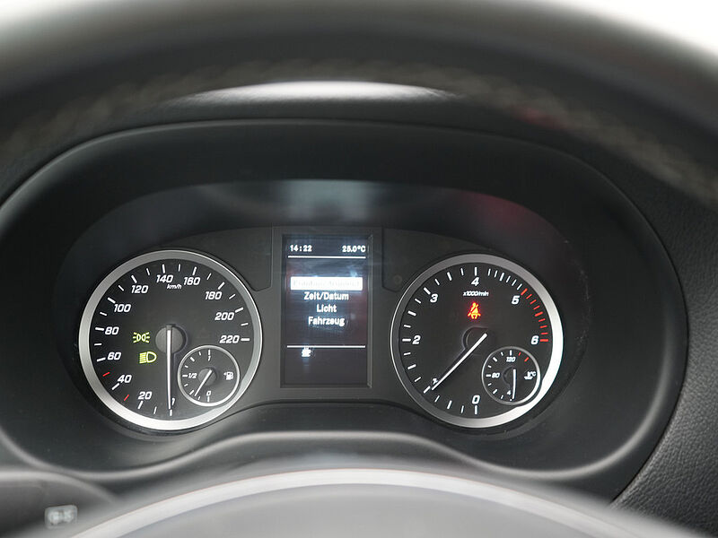 Mercedes-Benz Vito 116 Kasten NAVI SHZ LED AHK FLÜGELTÜR