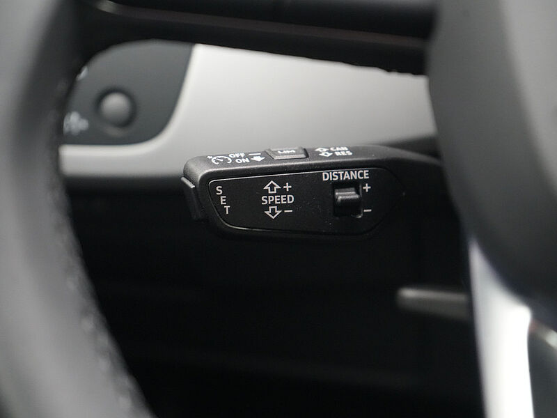 Audi A4 Avant ACC NAVI AHK KAM SHZ PDC LEDER