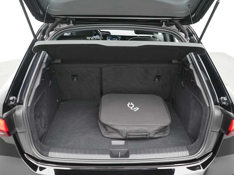 Audi A3 s-tron VIRT NAVI SHZ LED