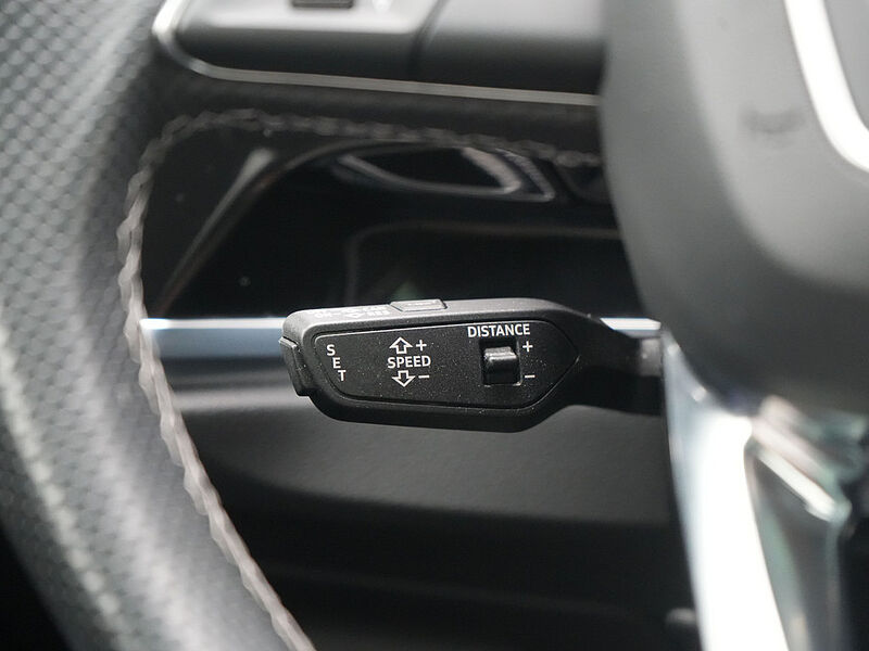 Audi Q3 S line STRON AHK PANO KAM NAVI VIRT ACC APP