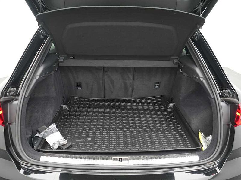 Audi Q3 S line STRON PANO KAM NAVI VIRT ACC APP LED