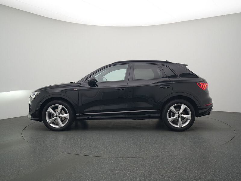 Audi Q3 S line STRON PANO KAM NAVI VIRT ACC APP LED