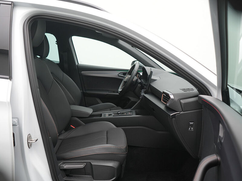 CUPRA Leon ST DSG VIRT CARPLAY LED APP ACC KAM SHZ