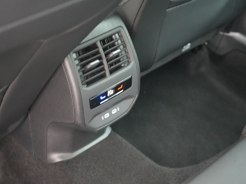 CUPRA Leon ST DSG VIRT CARPLAY LED APP ACC KAM SHZ