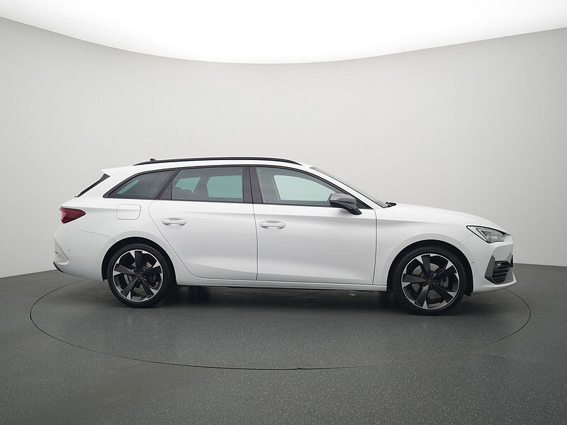 CUPRA Leon VIRT DSG SHZ LED ACC KAM PDC