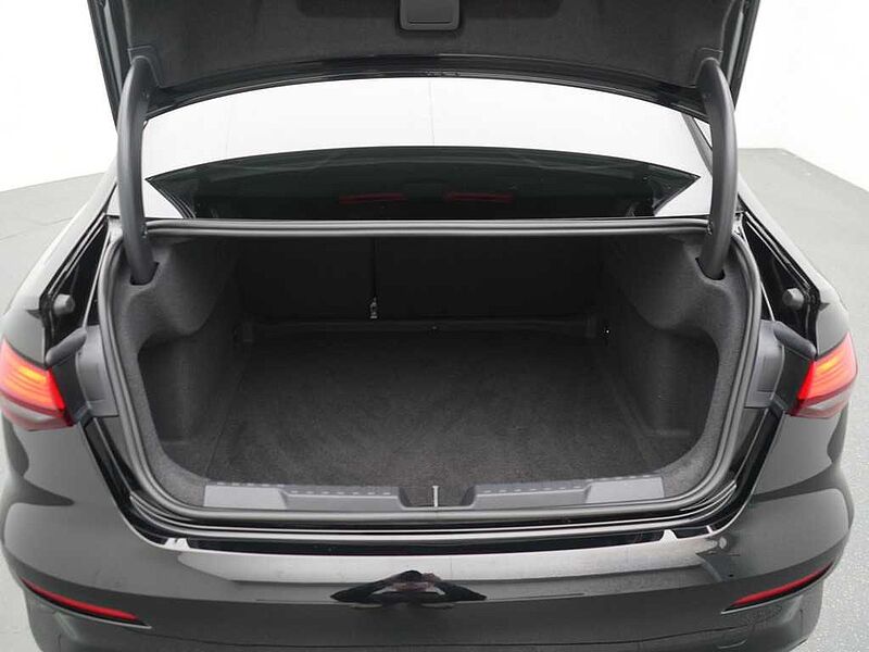 Audi A3 Limousine 30 ACC B&O KAM SHZ LED