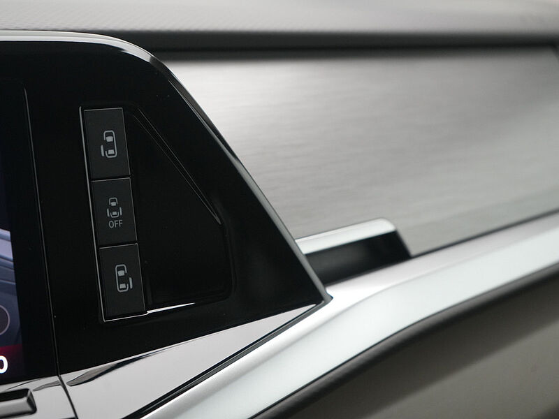 Volkswagen T7 Multivan Life NAVI VIRT SHZ KAM LED LEDER