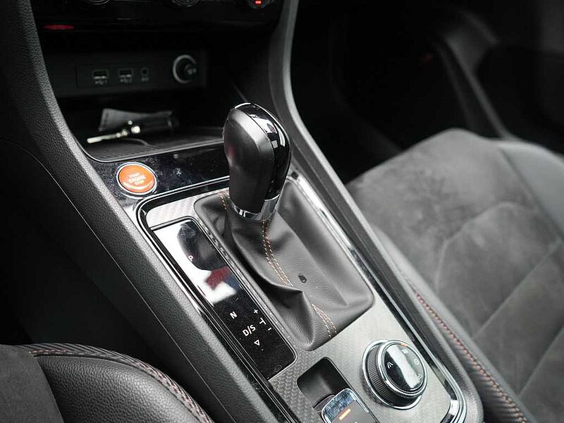 CUPRA Ateca 4Drive DSG PANO AHK ACC NAVI LEDER VIRT