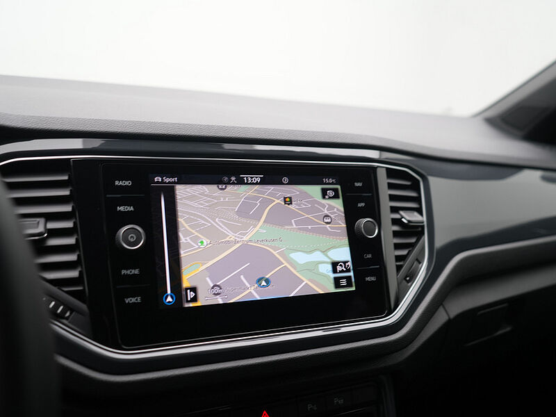 Volkswagen T-Roc Sport DSG KAM SHZ PDC LED KEYLESS NAVI