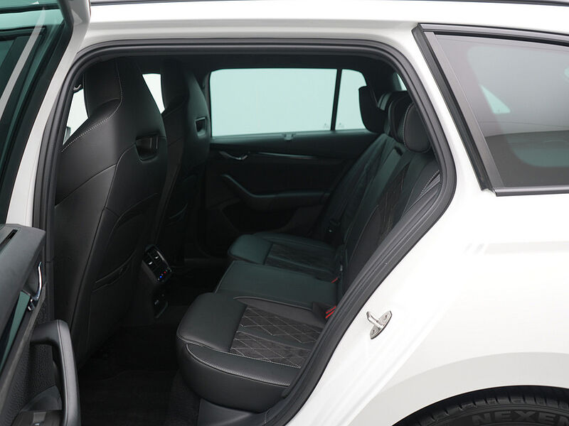 SKODA OCTAVIA Combi RS DSG ACC NAVI AHK KAM SHZ MEMORY