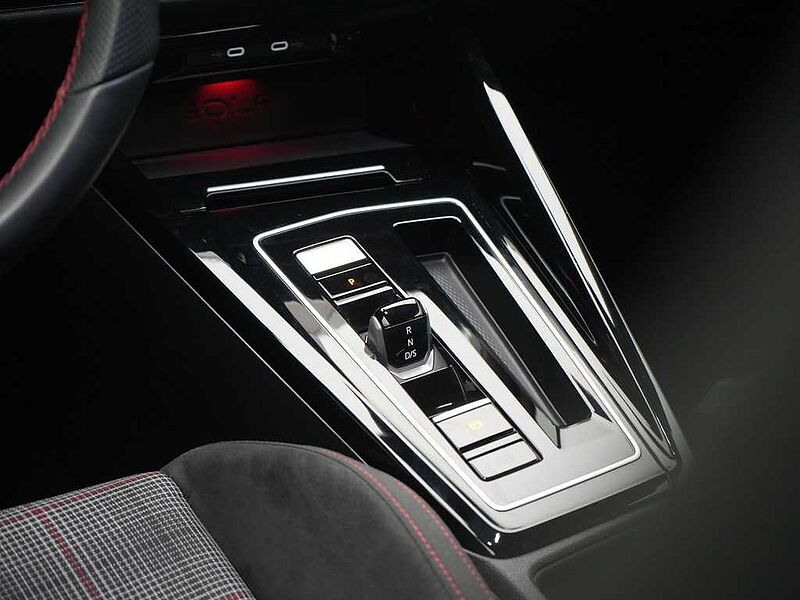 Volkswagen Golf VIII GTI DSG LED VIRT SHZ ACC PDC