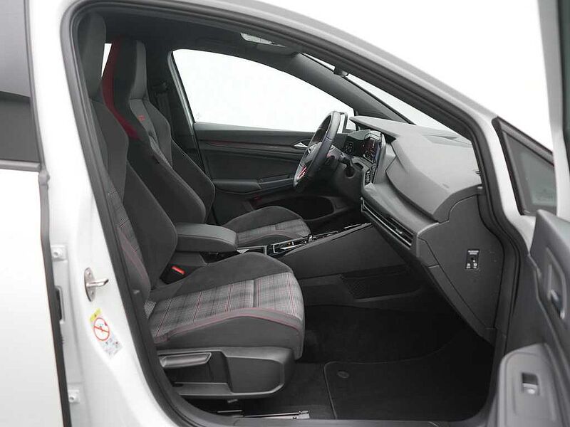 Volkswagen Golf VIII GTI DSG LED VIRT SHZ ACC PDC