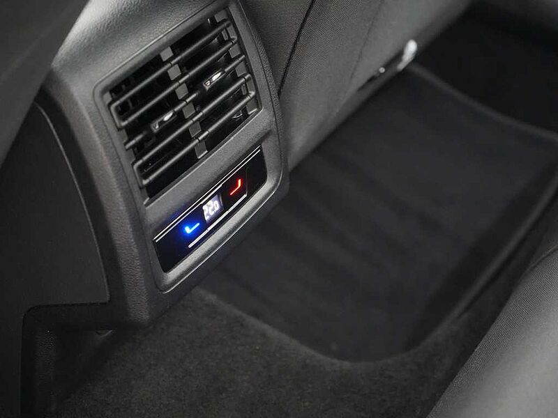 Volkswagen Golf VIII GTI DSG LED VIRT SHZ ACC PDC