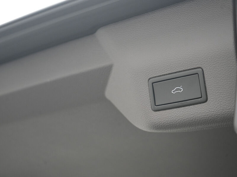 Volkswagen T7 Multivan Life 7-SITZER LEDER VIS-A-VIS AHK