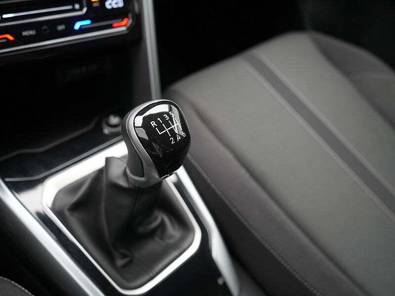 Volkswagen T-Roc Life NAVI VIRT APP AHK SHZ LED PDC