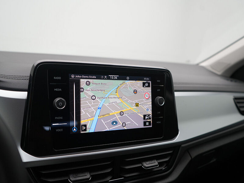 Volkswagen T-Roc Life NAVI VIRT APP AHK SHZ LED PDC