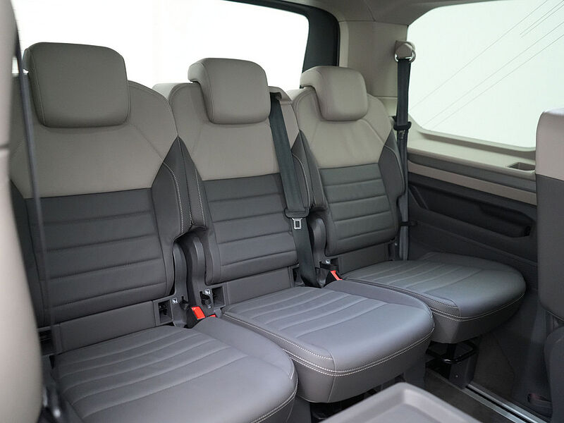 Volkswagen T7 Multivan Life 7-SITZER LEDER AHK VIS-A-VIS