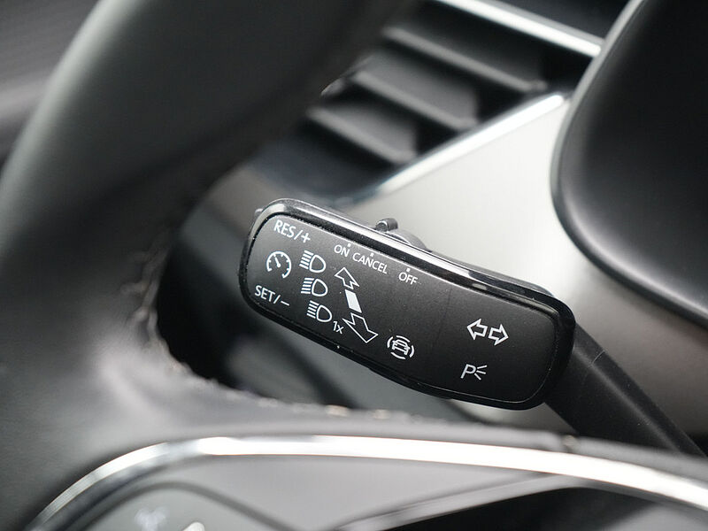 SKODA KAMIQ Clever APP CONNECT SHZ PDC KAM KLIMA