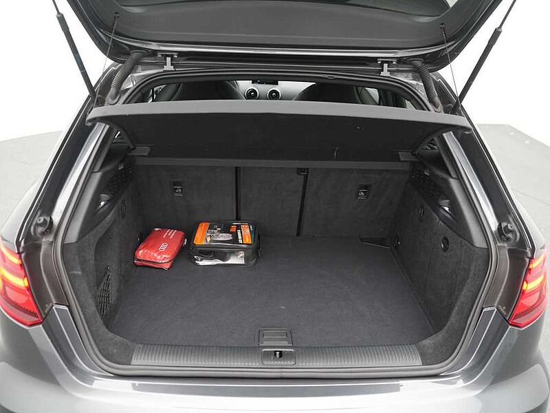 Audi RS3 Sportback LEDER RAUTE B&O NAVI VIRT LED SHZ