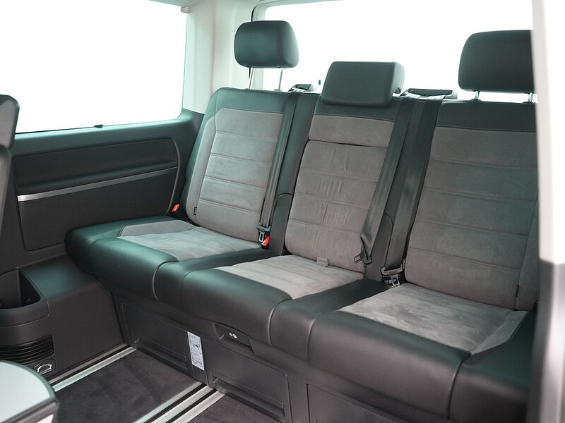 Volkswagen T6.1 Multivan DSG VIRT ACC AHK MEMORY STANDHZ