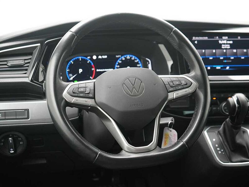 Volkswagen T6.1 Multivan DSG VIRT ACC AHK MEMORY STANDHZ