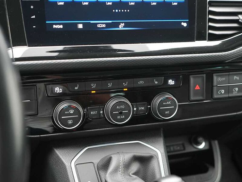 Volkswagen T6.1 Multivan DSG VIRT ACC AHK MEMORY STANDHZ