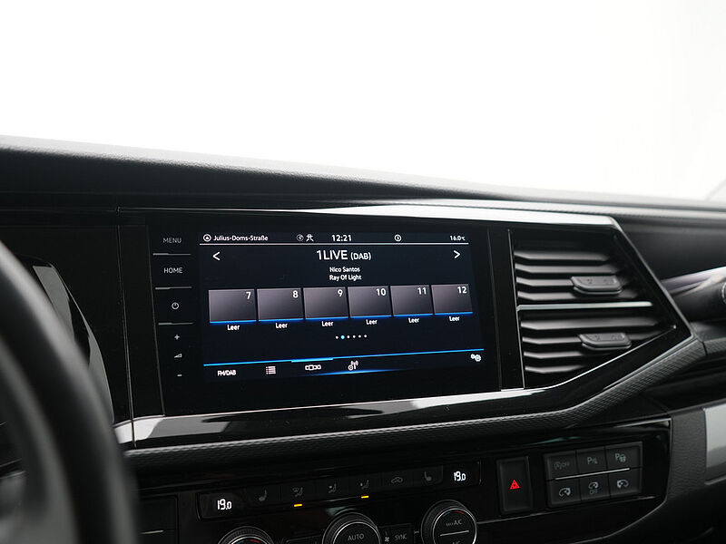 Volkswagen T6.1 Multivan DSG VIRT ACC AHK MEMORY STANDHZ