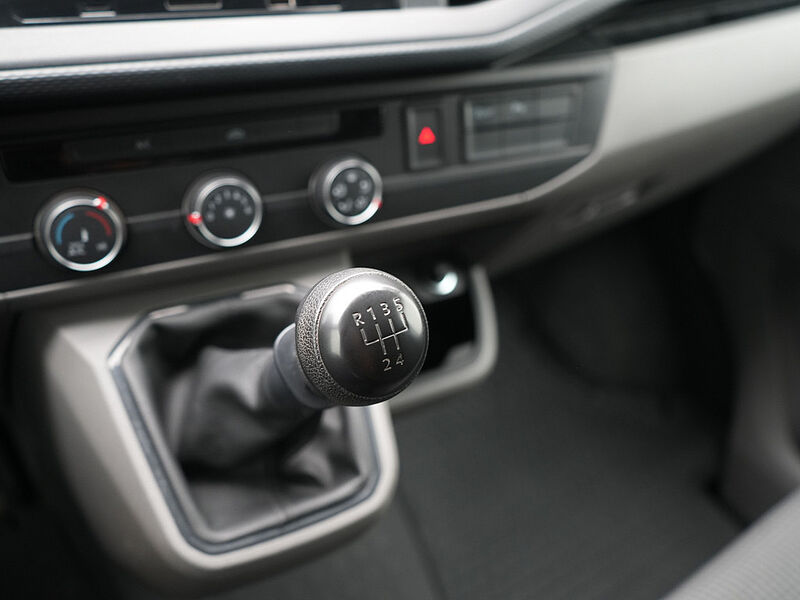 Volkswagen T6.1 Kasten PORT NAVI PDC REGALE FLÜGELTÜR KLIMA